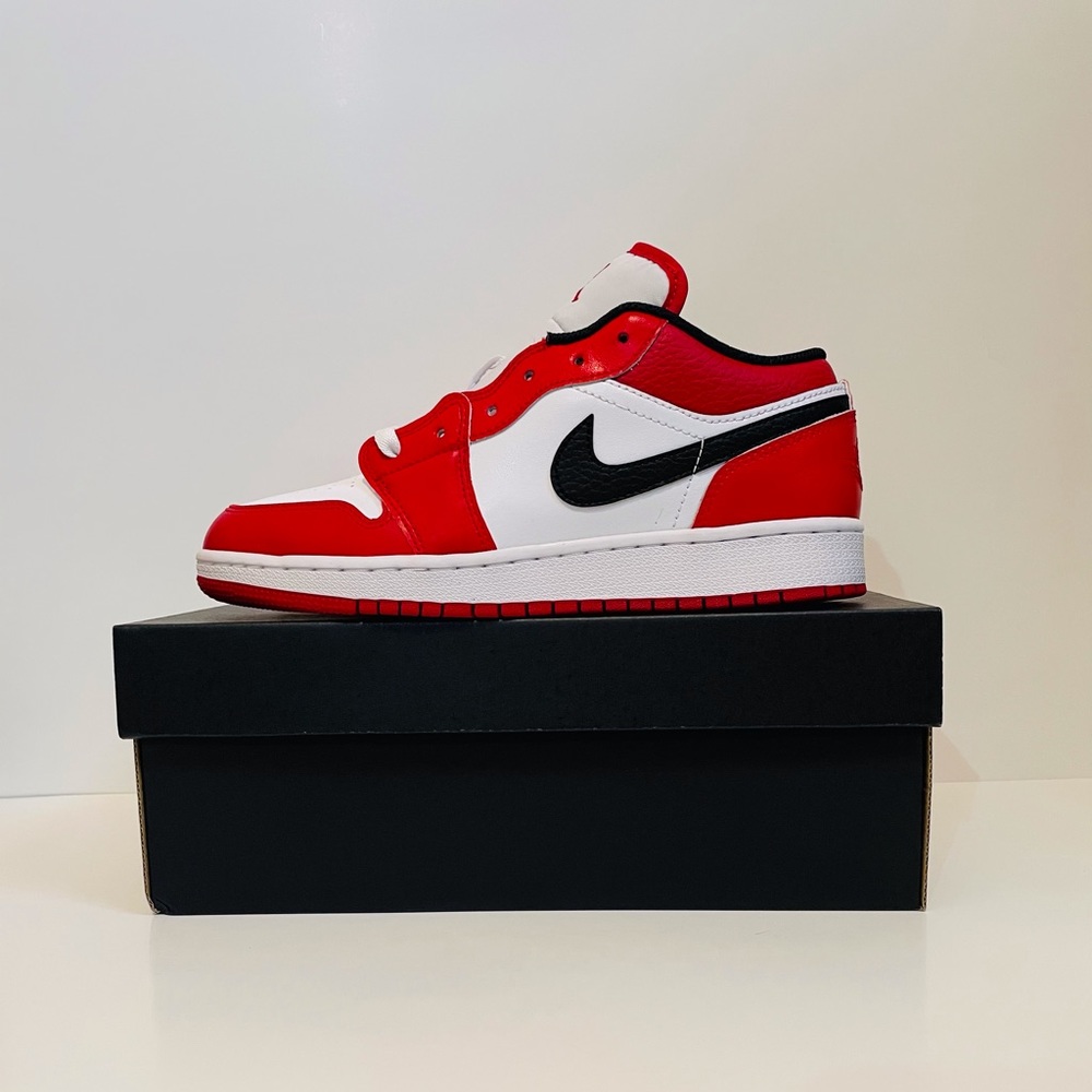 Nike Air Jordan 1 Low Retro 6.5 Youth or 8 Women
